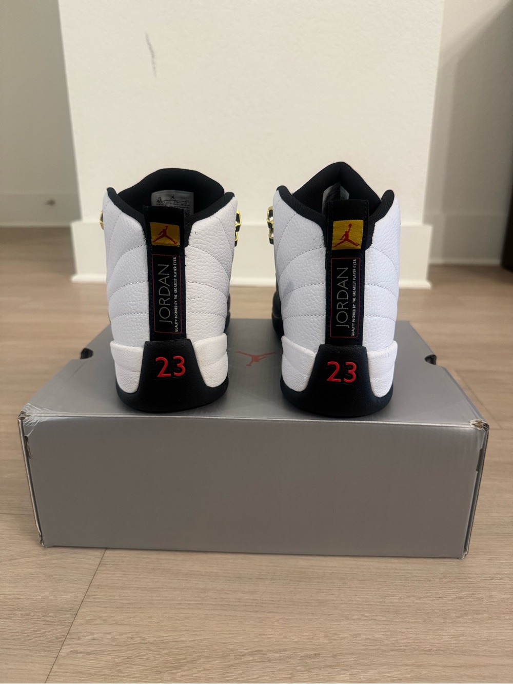 Jordan 12s Reverse "Taxi" Brand New Mens Size 9.5 - Picture 4 of 5